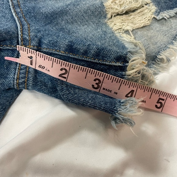 Kendall + Kylie The Icon Short Size 1 / 25 Distressed Split Hem Denim Cut Offs - Picture 6 of 10